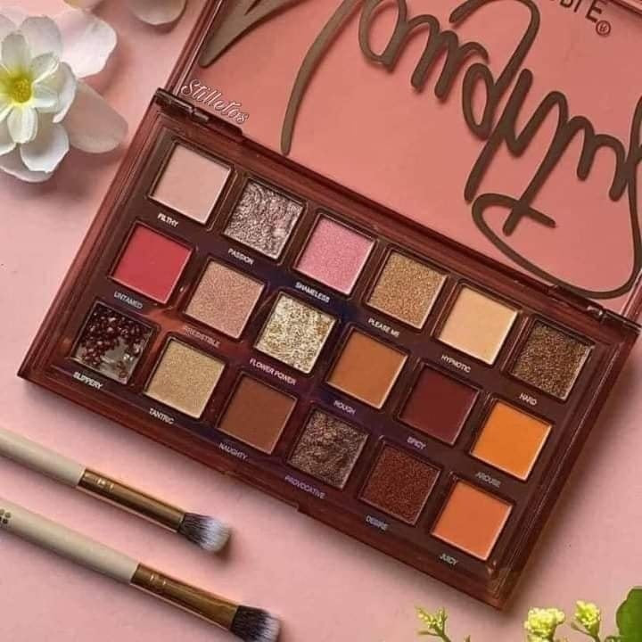 Mocallure NAUGHTY IMAN OF NOBLE Eyeshadow Palette