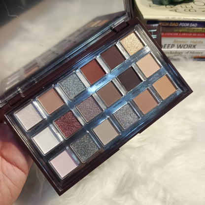 GlowMoji Frosted Nude Eyeshadow Palette