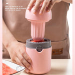 Portable Anti-Slip Reamer Hand Fruit Manual Juicer Orange Squeezer Lid Rotation