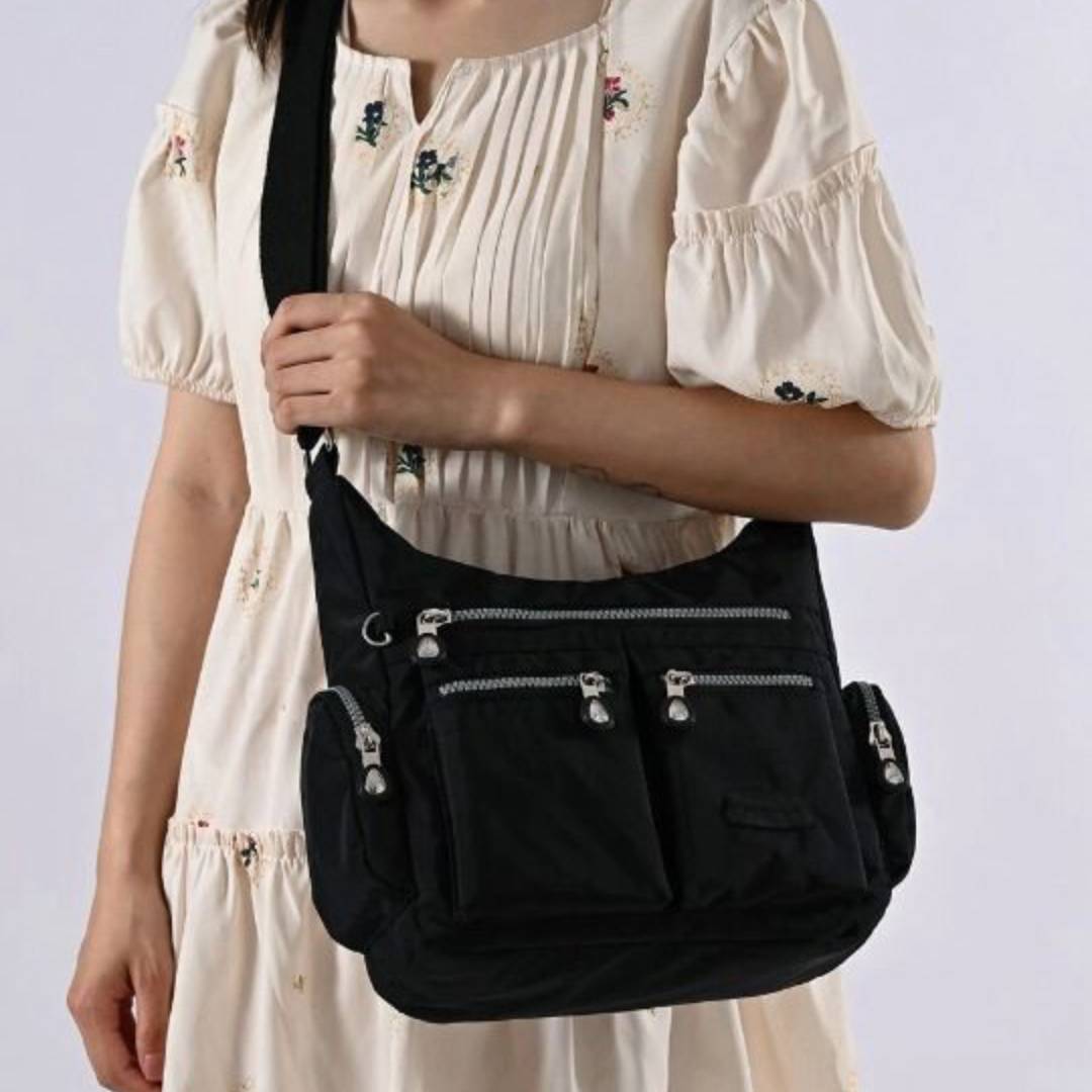 Female Travel Handbag Ladies Messenger Bag Light Cross Body Bag High-Grade Wear-Resistant Fabric