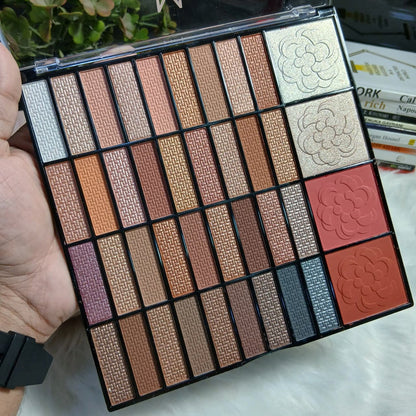 Mocallure Pro Artistic All-in-One Masterpiece Eye Shadow & Blush Palette