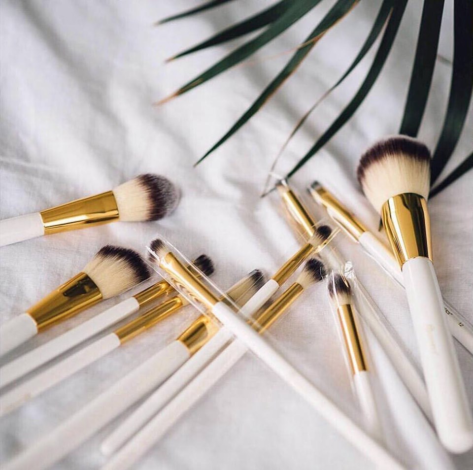 BH Cosmetics White Studded Elegance 12 Pc Brush Set